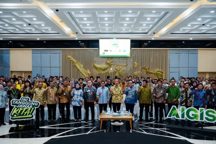 Program AIGIS Goes to Campus