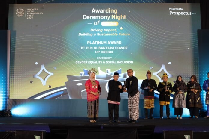 Dalam ajang Indonesia Social Responsibility Award (ISRA) 2025, PLN NP berhasil meraih enam penghargaan untuk berbagai program tanggung jawab sosial dan lingkungan yang dinilai berdampak langsung pada penguatan masyarakat dan pelestarian lingkungan.