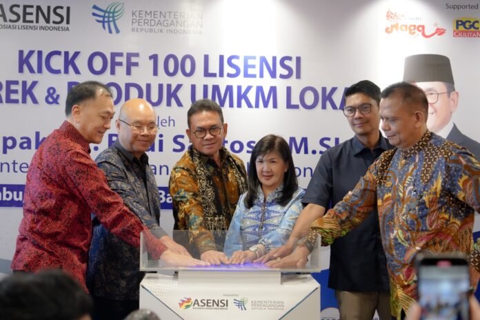 Mendag Busan saat menghadiri peluncuran program “100 Lisensi Merek dan Produk UMKM Lokal” di Pusat Grosir Cililitan (PGC), Jakarta.