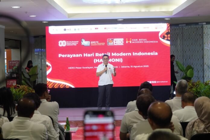 Menteri Perdagangan Budi Santoso meluncurkan UKM Pangan Award Goes to Modern Ritel pada Perayaan Hari Ritel Modern Indonesia (Harmoni) 2025 di Hero Taman Anggrek, Jakarta.