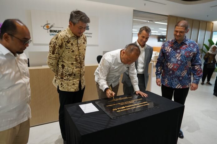 Menteri Perindustrian Agus Gumiwang Kartasasmita.