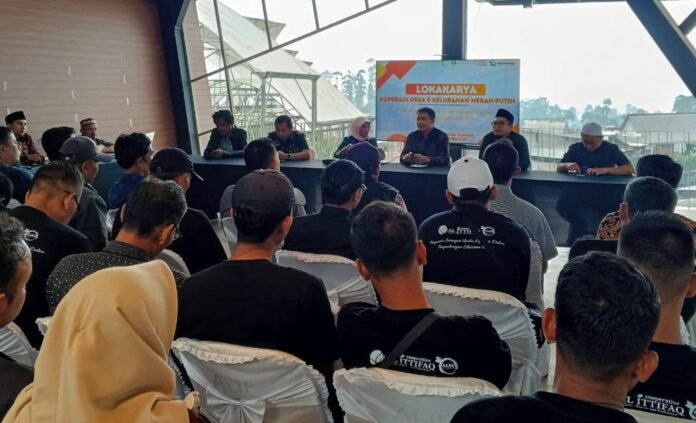 Kementerian Koperasi (Kemenkop) mendorong penguatan jaringan usaha antar Koperasi Desa/Kelurahan (Kopdes/Kel) Merah Putih melalui lokakarya dan permagangan yang berlangsung pada 23–25 September 2025 di Ciwidey, Kabupaten Bandung.