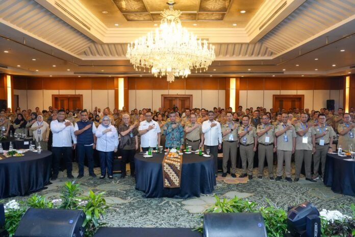 Sarasehan Pengawasan Ketenagakerjaan bertema 'Transformasi Pengawasan Ketenagakerjaan dan K3 melalui Penegakan Integritas dalam rangka Pelayanan Publik'.