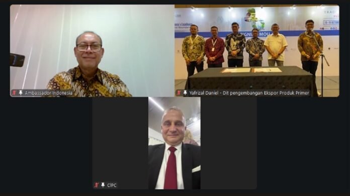 Atase Perdagangan RI di Moskow berhasil memfasilitasi penandatanganan nota kesepahaman (MoU) antara pelaku usaha mikro, kecil, dan menengah (UMKM) asal Salatiga, Jawa Tengah, dengan pembeli asal Rusia. Nilai kesepakatan mencapai USD 141,44 ribu atau setara Rp2,33 miliar untuk ekspor komoditas unggulan gula kelapa.