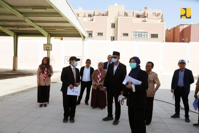 Kementerian Pekerjaan Umum (PU) memulai pembangunan Sekolah Indonesia Luar Negeri (SILN) di Riyadh dan Jeddah bagi anak-anak WNI yang tinggal atau bekerja di Arab Saudi.