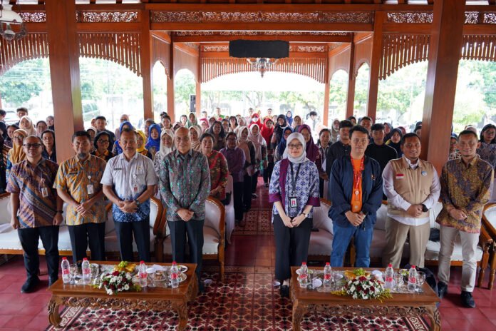 Kegiatan Pembinaan Perlindungan Konsumen bertema “Menuju Konsumen Berdaya di Era Digital” di Surakarta.